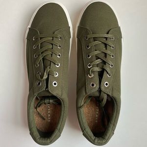 NWT New Republic Bowery Canvas Shoes